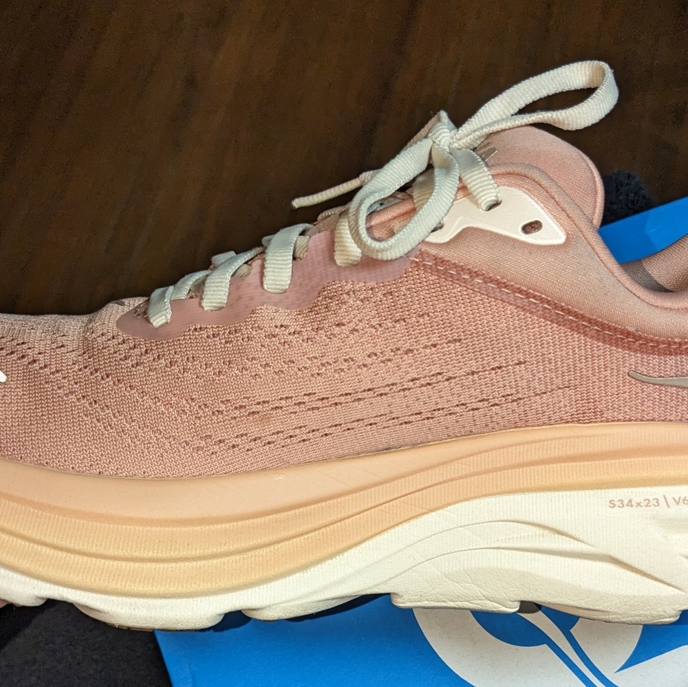 Hoka Women's Sneakers in Pink and Cream - Picture 5 of 9